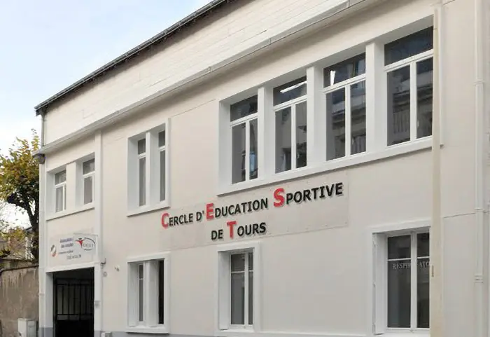 Façade du CEST